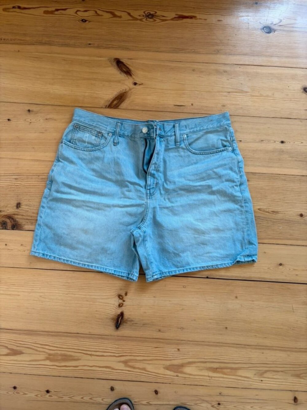 Light Wash High Rise Baggy Denim Shorts
